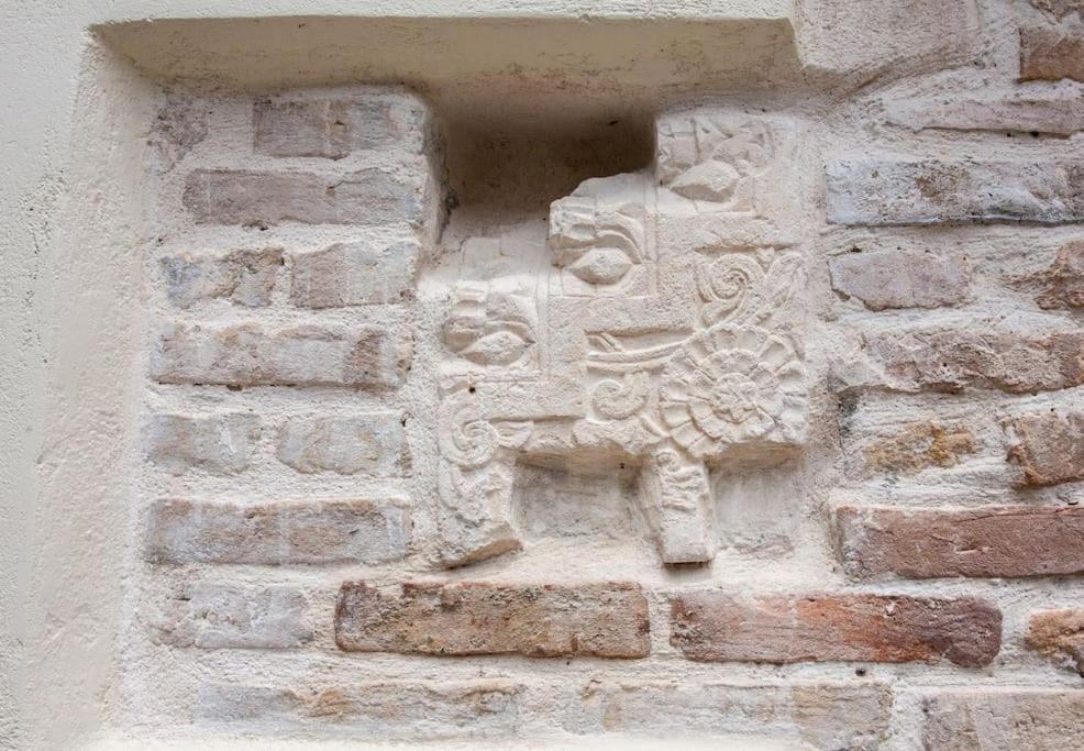 Casa Athelia: Traditional Home, Local Neighborhood Ferienhaus *
