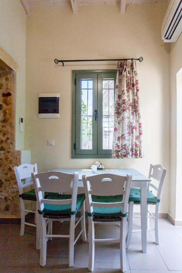 Ferienhaus Casa Athelia: Traditional Home, Local Neighborhood *